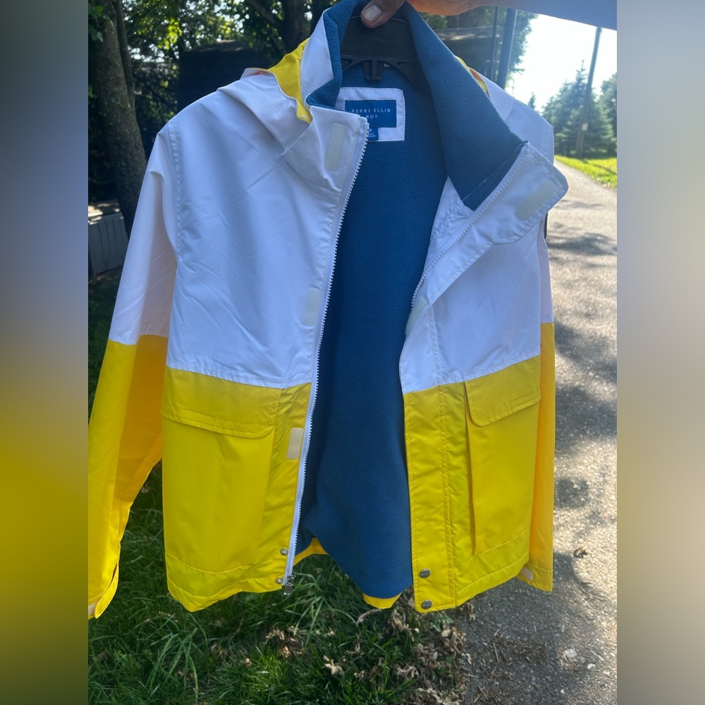 Perry Ellis Boys White Jacket with Blue Interior